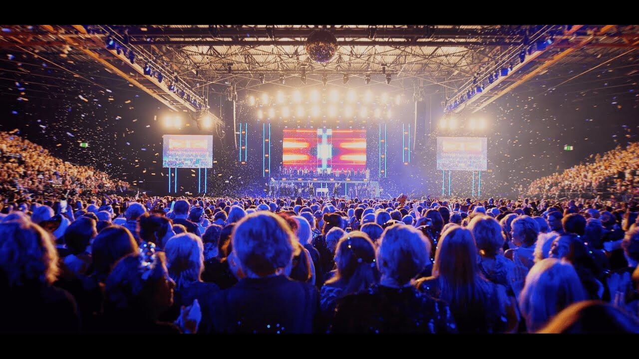 The Ultimate Christmas Party Highlights