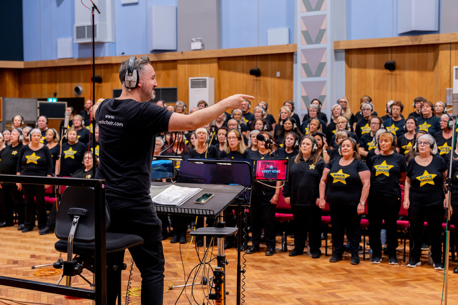 Simon Reynolds Rock Choir 4